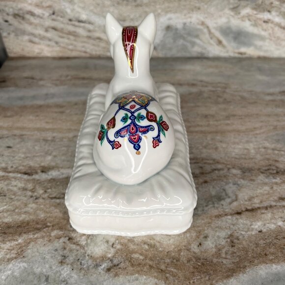 Vintage Elizabeth Arden Byzantium Egyptian Cat Trinket box Made in Japan - Picture 4 of 9